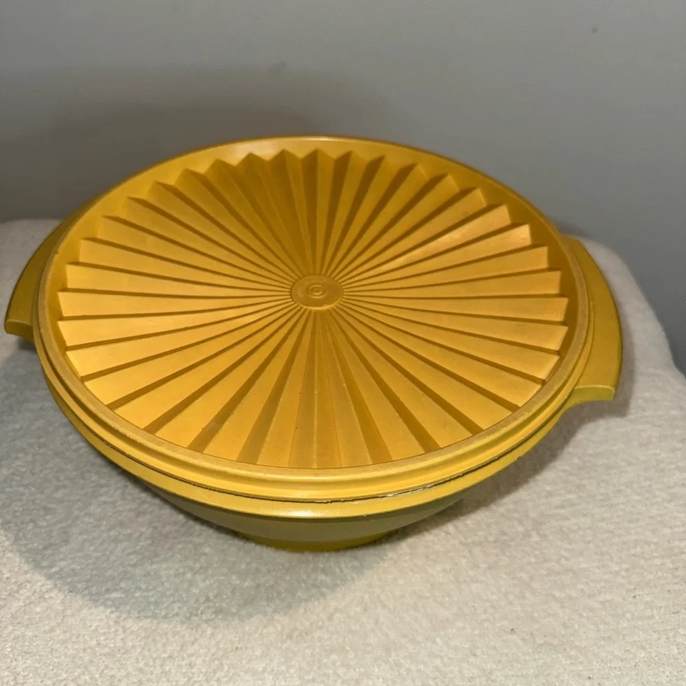 Vintage Tupperware Yellow Food Storage Bowl and 4 small bowls
